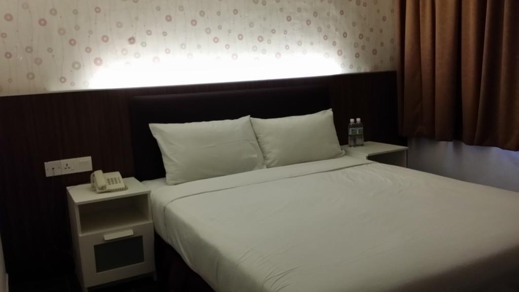 Blueberry Inn Miri Room photo